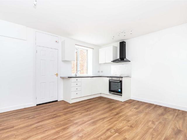 Flat for rent in Throop, Bournemouth