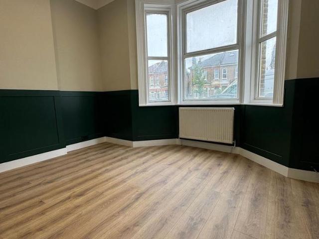 Apartment for rent in London Borough of Lewisham, Bell Green