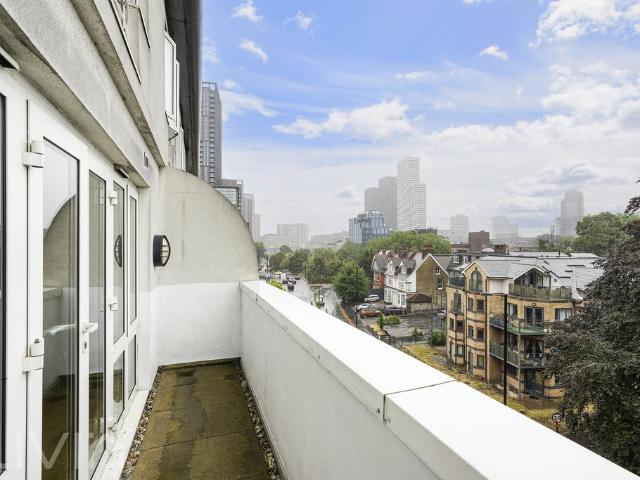 Flat for rent in Croydon, London Borough of Croydon