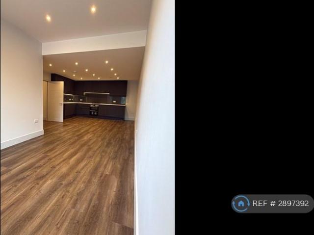 Flat for rent in Luton, Chatham