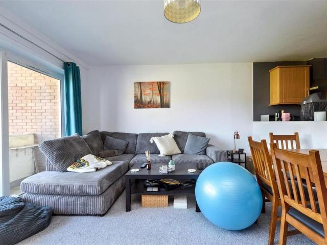 Apartment for rent in Langney Village, Eastbourne