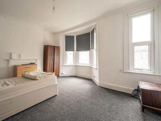 Apartment for rent in Upton Park, Greater London