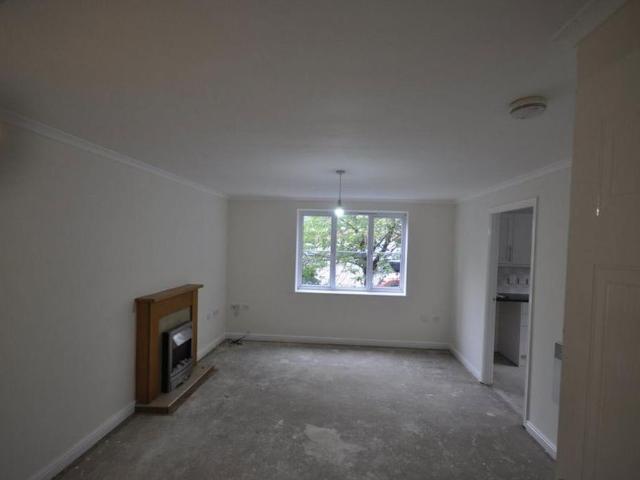 Apartment for rent in Cherry Orchard, Fold Hill
