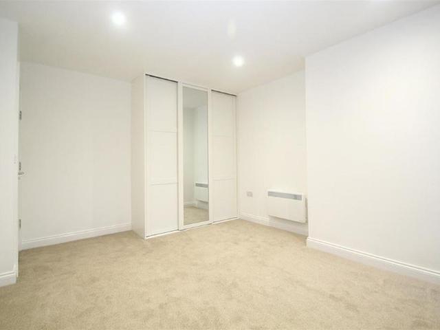 Apartment for rent in Daws Hill, Cressex