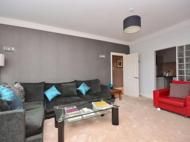 Apartment for rent in Westborough, Surrey