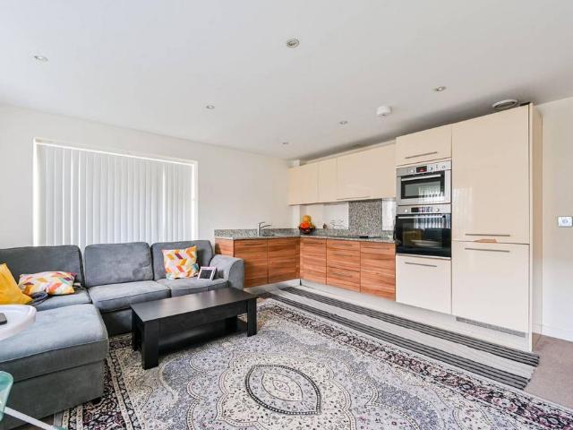 Flat for rent in Little Stanmore, Greater London