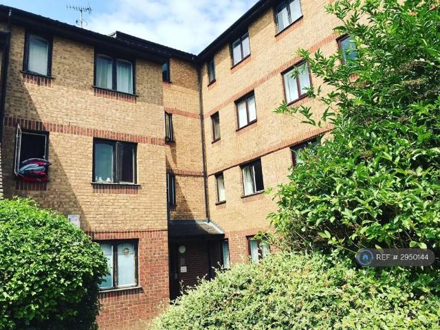 Flat for rent in London Borough of Lewisham, Greater London