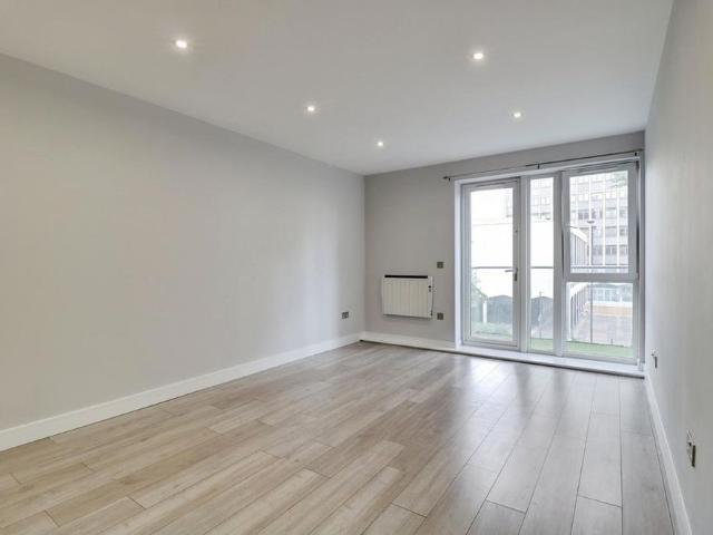 Apartment for rent in Alton Barnes, Essex