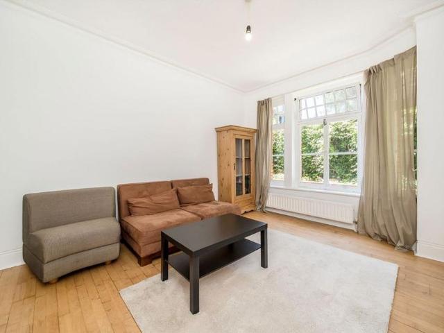 Apartment for rent in London Borough of Hammersmith and Fulham, Greater London