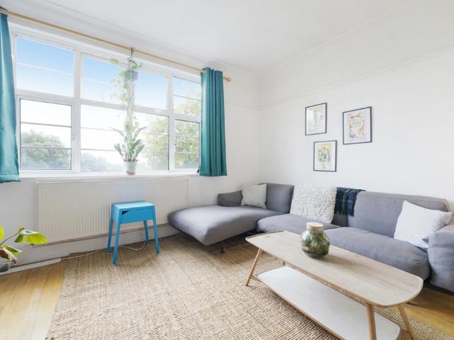 Flat for rent in Chalk Farm, Primrose Hill