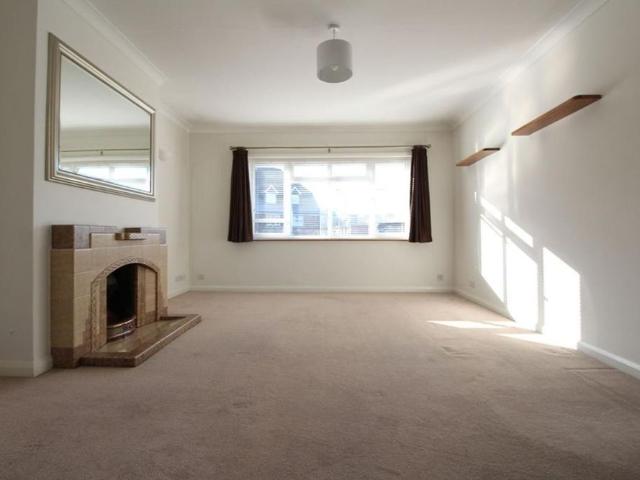 Apartment for rent in Perryfields, West Sussex
