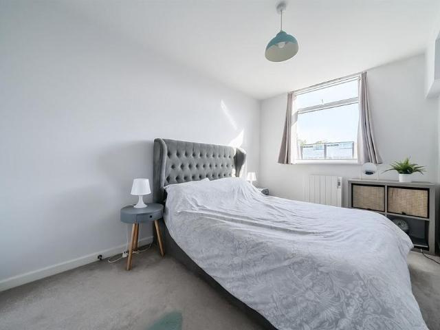 Apartment for rent in Tedfold, Horsham