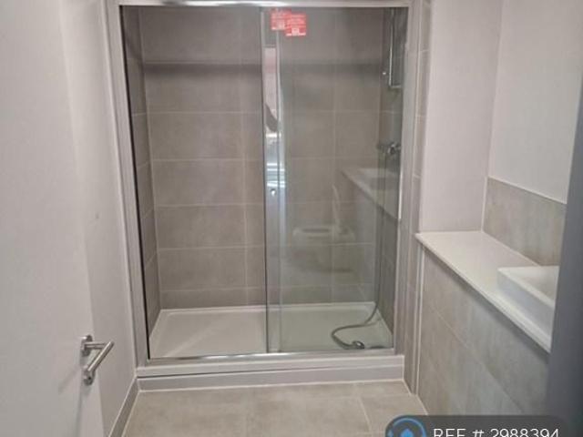 Apartment for rent in Gorse Hill, Trafford Park
