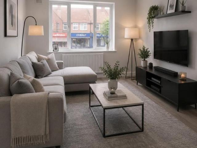 Apartment for rent in London Borough of Merton, Raynes Park
