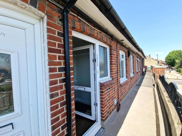 Flat for rent in Lane, Greater London