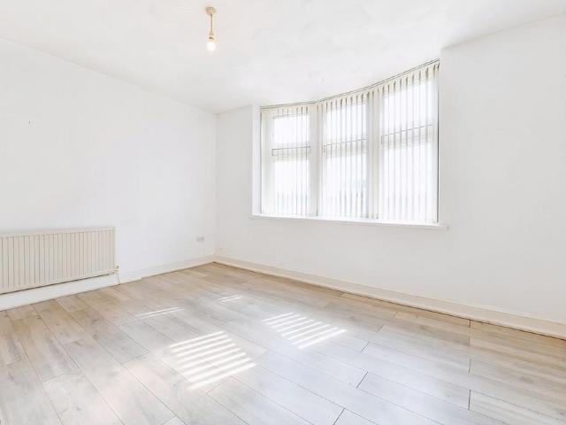 Flat for rent in Stow Hill, Wales