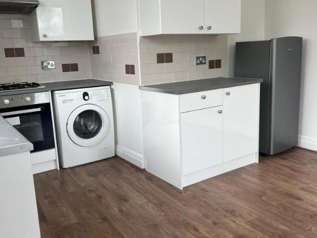 Flat for rent in Elland, West Yorkshire