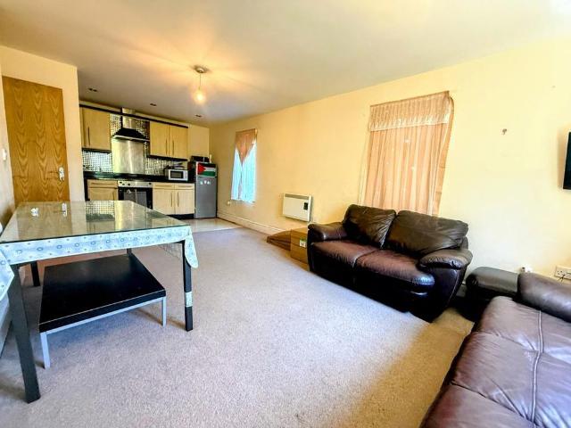 Apartment for rent in Eightlands, Dewsbury