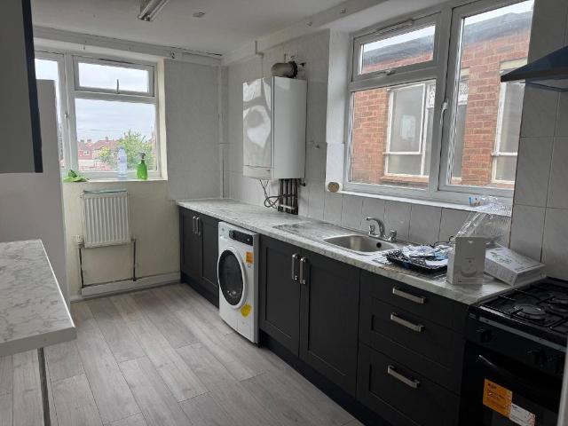 Flat for rent in Slough