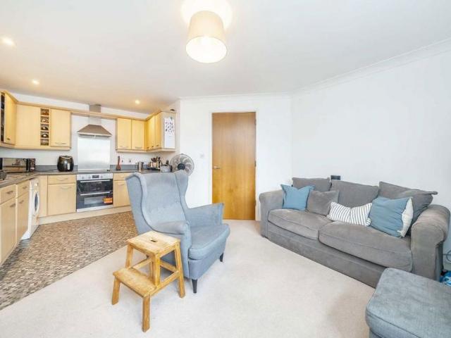Apartment for rent in London Borough of Ealing, Greater London