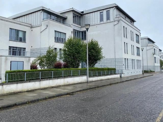 Flat for rent in West End, Ballindoch