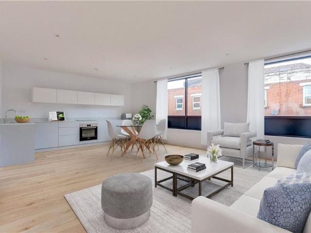 Apartment for rent in West Kensington, Greater London