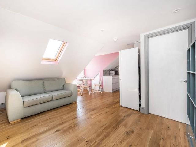 Apartment for rent in Surbiton, Greater London