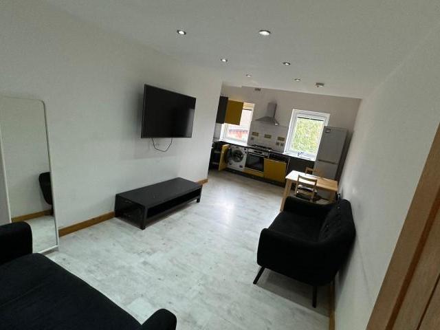Flat for rent in Headingley Hill, Headingley