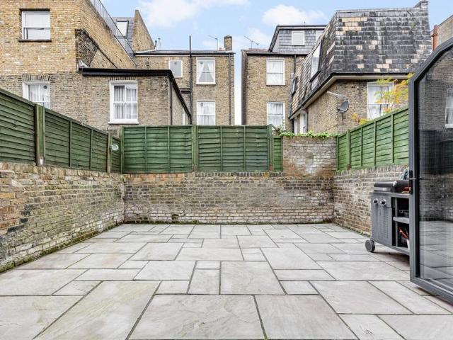 Apartment for rent in Fulham, Isle Of Man