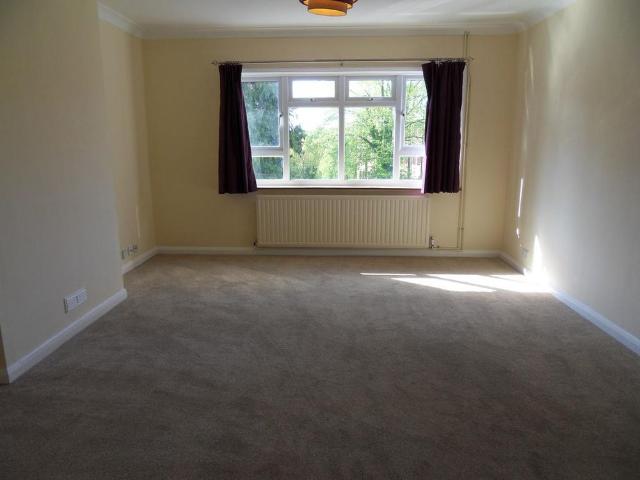 Apartment for rent in Perryfields, West Sussex