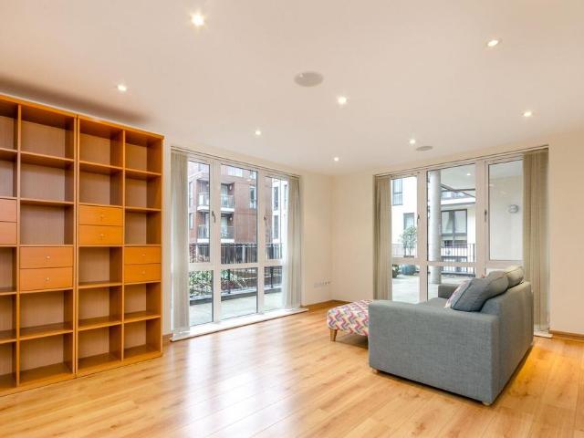 Flat for rent in Charlotteville, Westborough