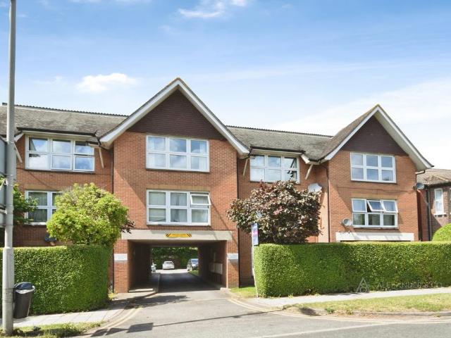 Flat for rent in Coppice, Aylesbury