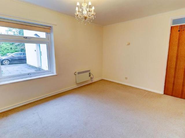 Apartment for rent in Sydenham, Green Close
