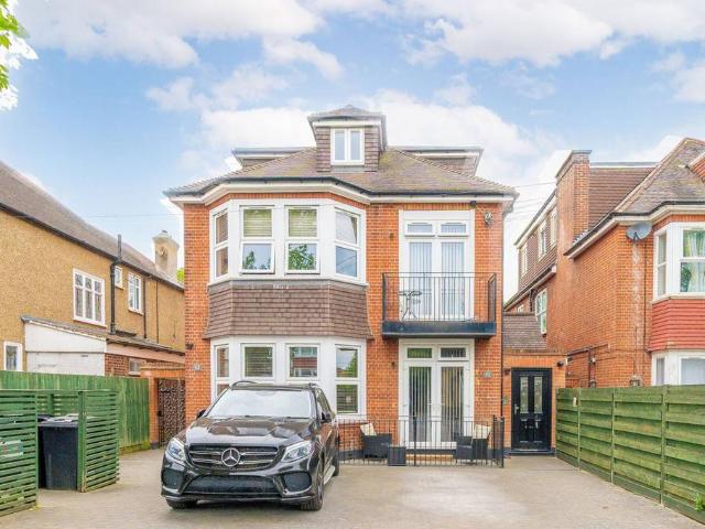 Flat for rent in London Borough of Croydon, Addiscombe