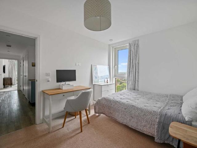 Flat for rent in London Borough of Lewisham, Greater London