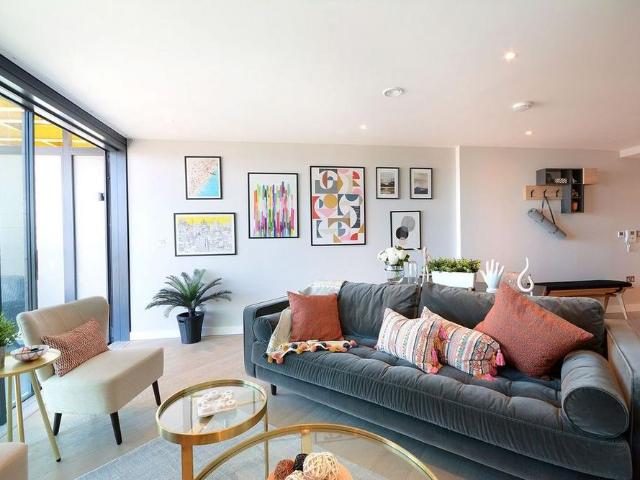 Apartment for rent in Kennington, Greater London