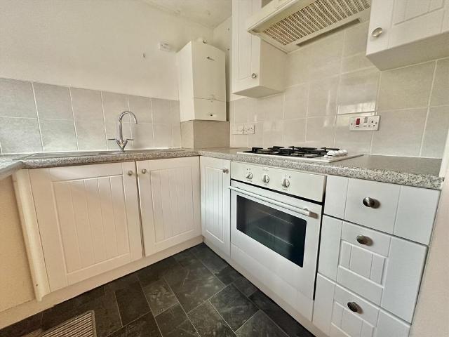 Flat for rent in Greaves, Bare