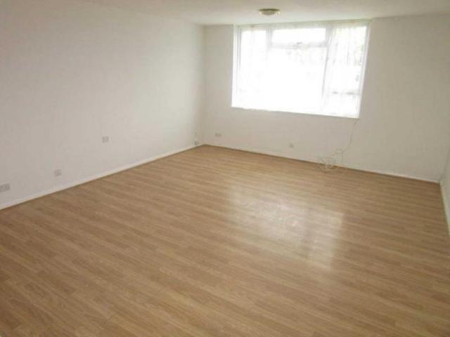 Apartment for rent in Elstree and Borehamwood, Borehamwood