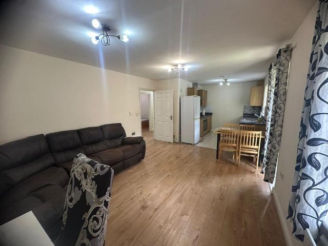 Flat for rent in Seven Kings, Greater London