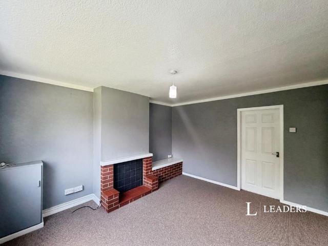 Apartment for rent in Woolstanwood, Hammond Street