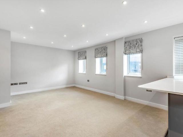 Apartment for rent in Gerrards Cross, Denham