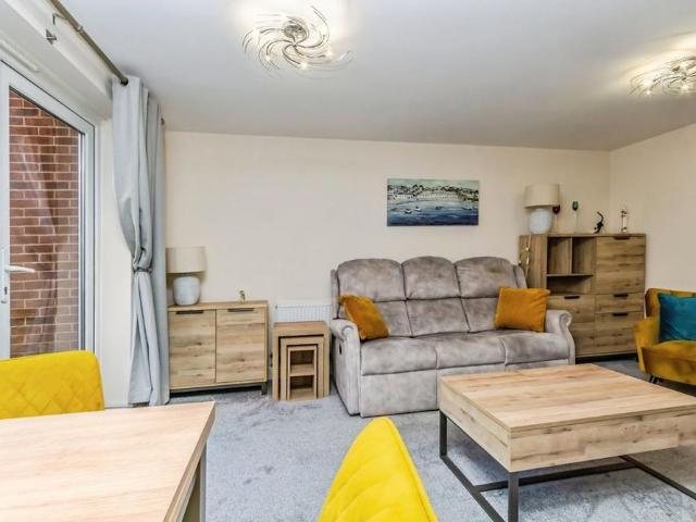 Apartment for rent in Hillview, Surrey