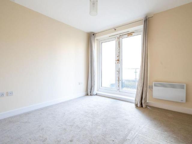 Apartment for rent in Horsell, Woking