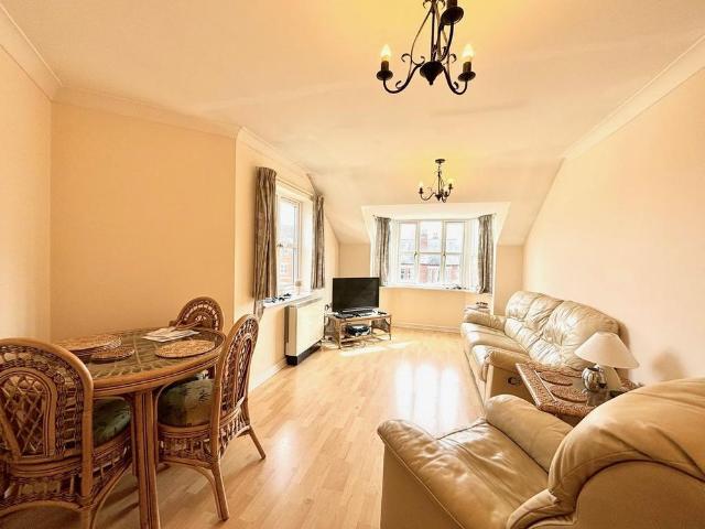 Apartment for rent in Emscote, Green Close