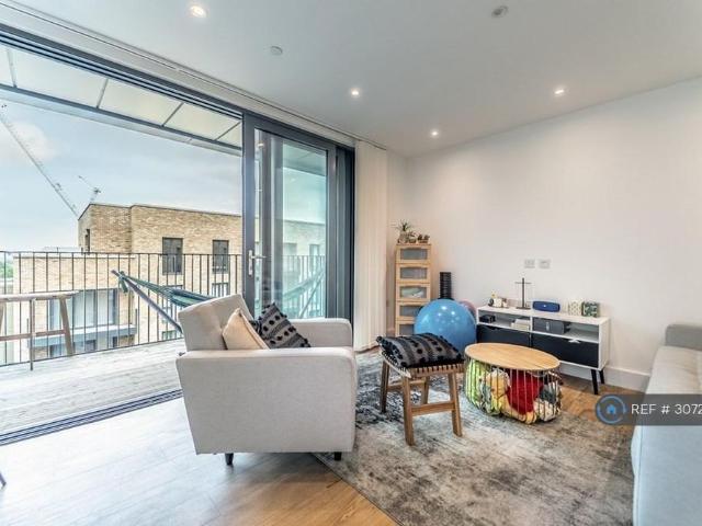 Apartment for rent in Birch Green, Spelthorne