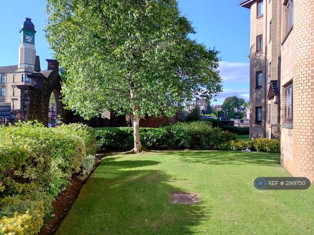 Flat for rent in Carriagehill, Glenburn