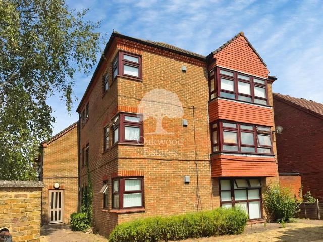 Flat for rent in Slough