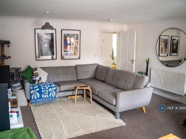 Apartment for rent in Churchward, Rodbourne