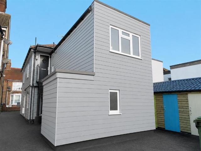 Flat for rent in World's End, Perryfields