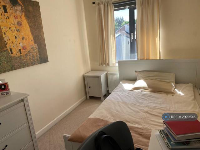 Flat for rent in Calderstones, Isle Of Man